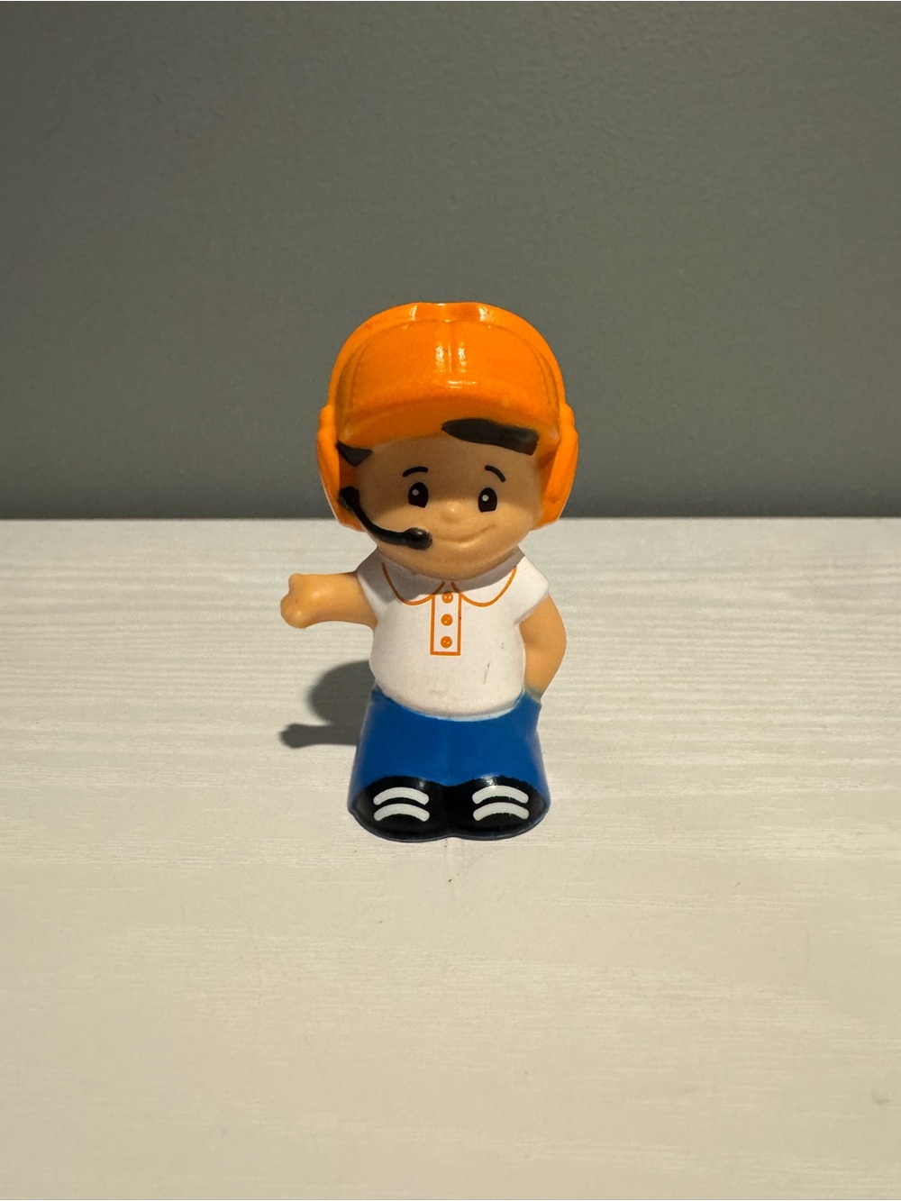 Fisher price little people helicopter pilot with Orange-Helmet